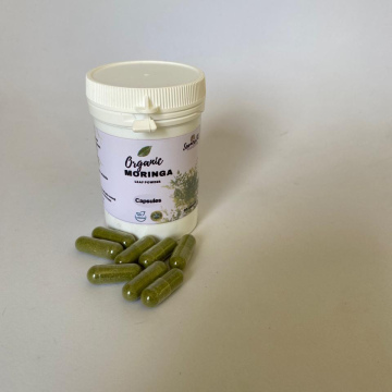 Moringa leaf powder capsules